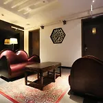 B\' Lavii House