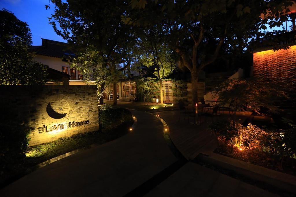 B' Lavii House Hotel